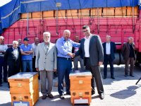 Nallıhan Belediyemiz Üreticilerimize Arı Kovanı Dağıttı