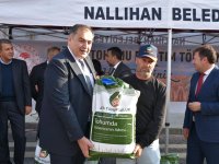 İLÇEMİZ NALLIHAN'DA ÇİFTÇİLERE TOHUMLUK BUĞDAY DAĞITILDI