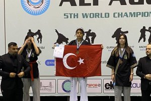 BEYZA SAKARYA'MIZ DÜNYA ŞAMPİYONU OLDU