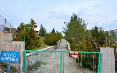 TAPDUK EMRE TÜRBESİ