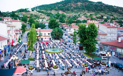 Nallıhan Belediye’miz İlçemiz Nallıhan’da İftar Yemeği Verdi