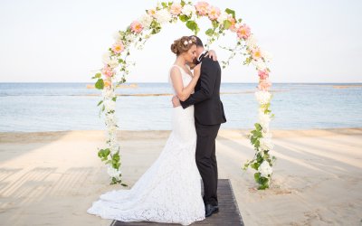 GENÇLERİMİZE SONSUZ MUTLULUKLAR DİLERİZ