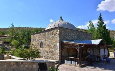 YUNUS EMRE'NİN HOCASI TAPDUK EMRE ANILDI