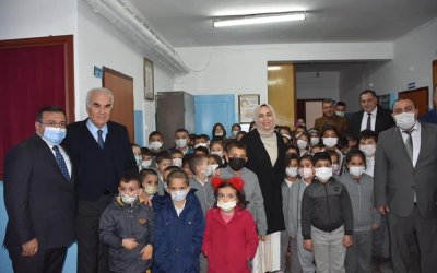 İLÇEMİZ NALLIHAN MİLLİ EGİTİM MÜDÜRÜMÜZ HÜSEYİN ÖZSOY NALLIHAN'DAKİ ÇALIŞMALARI İLE DİKKATLERİ ÜZERİNDE TOPLUYOR