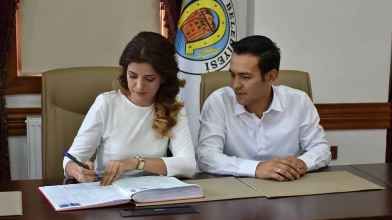 ESRA'MIZIN DÜĞÜNÜNE TÜM DOSTLARIMIZI BEKLERİZ