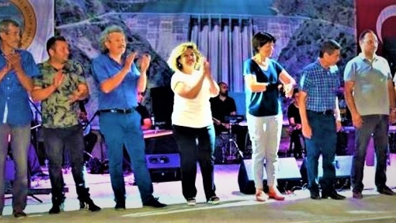 SARDER'DEN 24 ÖĞRENCİYE BURS DESTEĞİ