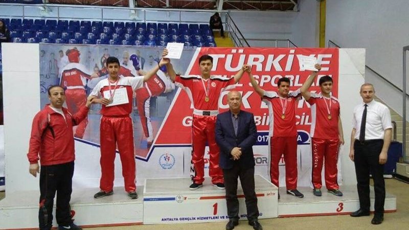 Berk Yiğit Sarıyar'ımıza Altın Madalya getirdi