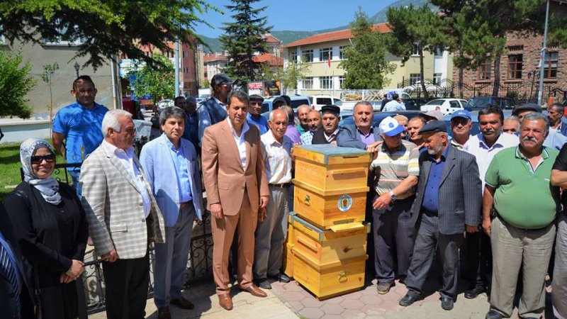 Üreticilerimize Arı Kovanları Dağıtıldı