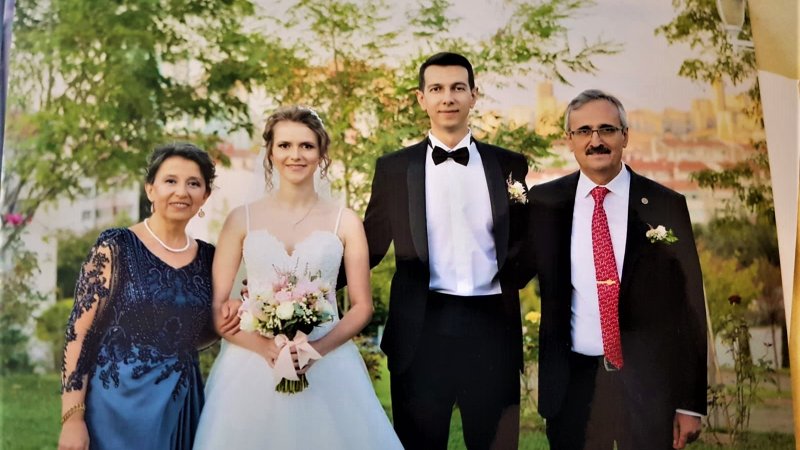 MUTLULUKLAR DİLERİZ