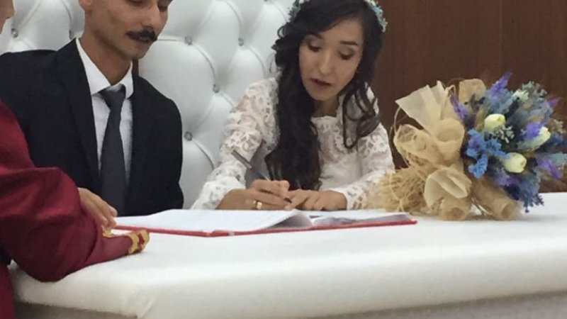 MUTLULUKLAR DİLERİZ