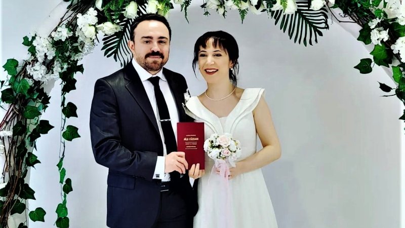 ERDİ SİNGER'İN MUTLU GÜNÜ