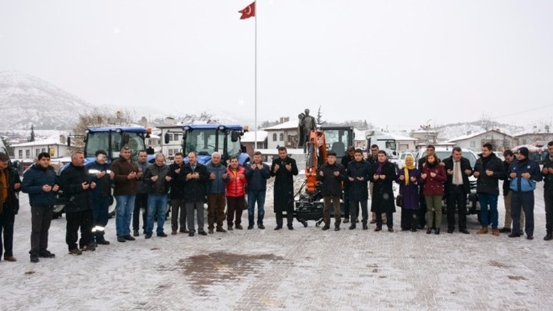 Nallıhan Belediyemizden Yeni Alınan Araçların Tanıtımı
