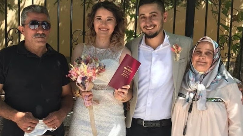 EVLENİYORUZ DÜĞÜNÜMÜZE BEKLERİZ