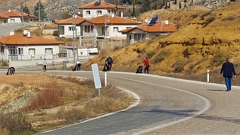 SARIYAR'IMIZDA ÇEVRE TEMİZLİĞİ SARDER SARIYAR'IMIZDA FARKINDALIK YARATMAYA DEVAM EDİYOR.