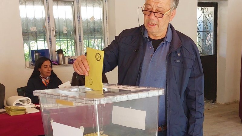 SARIYAR'IMIZ SANDIK BAŞINDA