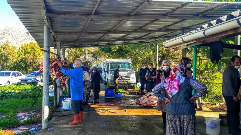 SARIYAR'IMIZDA BÜYÜKBAŞ HAYVAN KESİMİNE BAŞLANDI