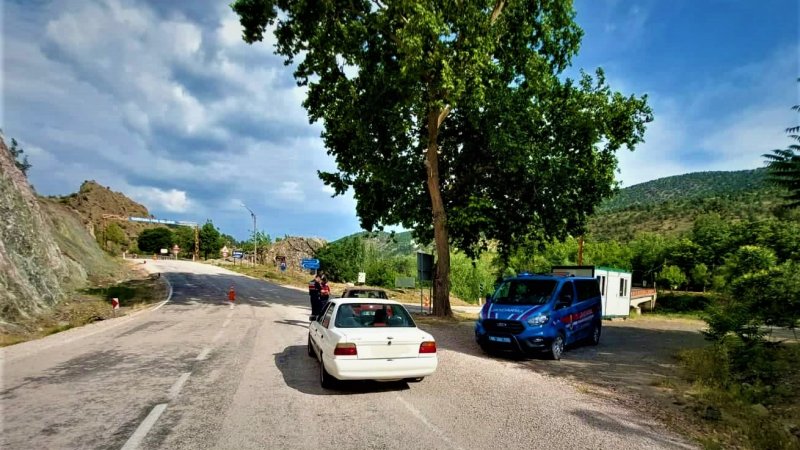 SARIYAR JANDARMAMIZDAN ASAYİŞ  KİMSEYE GÖZ AÇTIRMIYOR