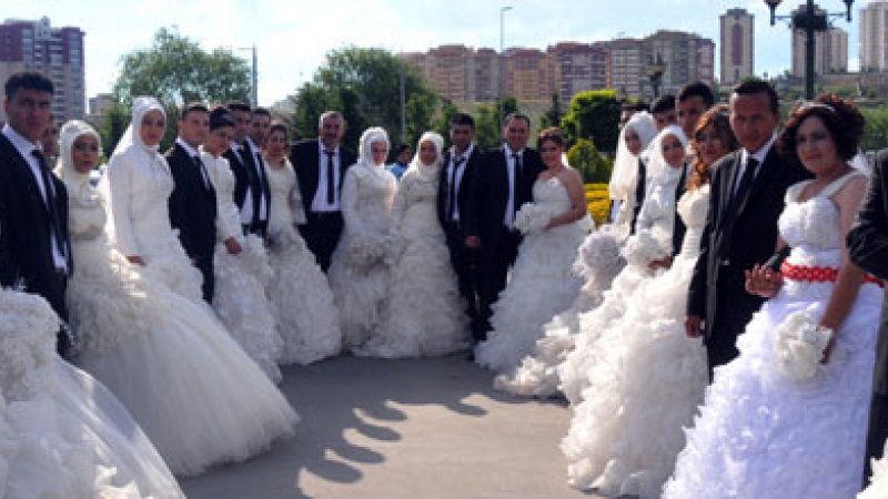 Ankara Büyükşehir Belediye'sinden 217 çifte toplu nikah töreni